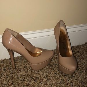 Jessica Simpson nude heels